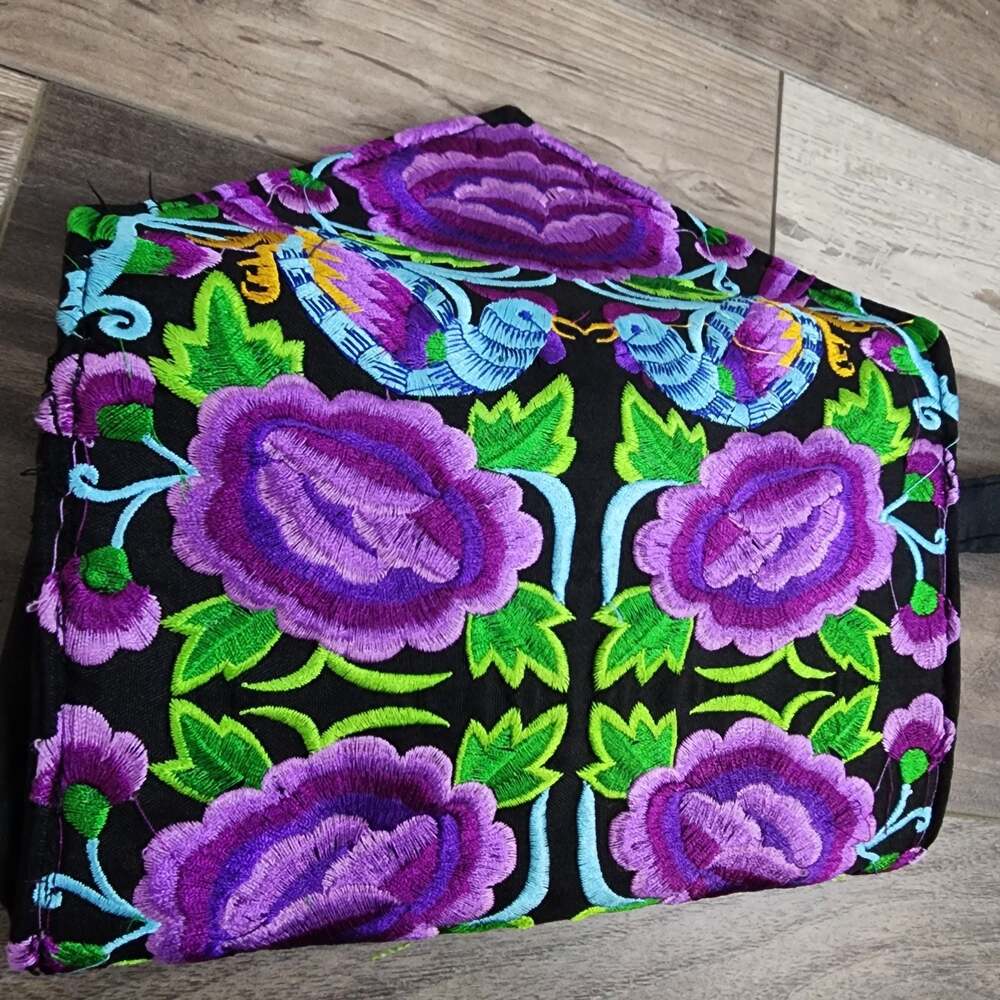 Boho Floral and Bird Embroidered Wristlet Clutch Bag ***Some loose strings*** - Picture 6 of 12